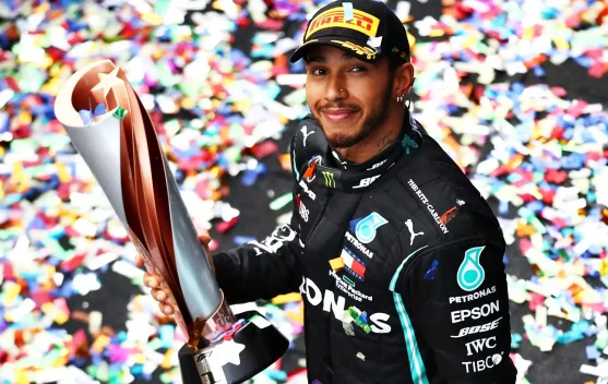 Lewis Hamilton: Karier Gemilang dan Suara untuk Kesetaraan