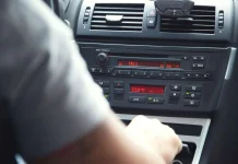 Kebiasaan Membuka Jendela Mobil Sebelum Nyalakan AC