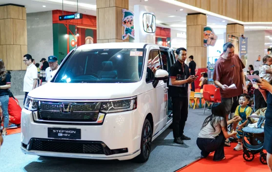 Display MPV Hybrid Siap Temani Libur Akhir Tahun