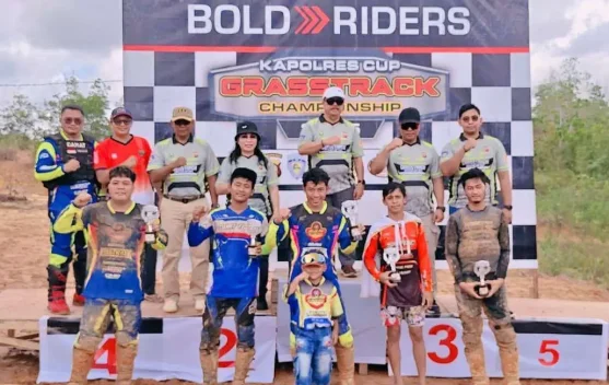 Sirkuit Babai Cinga Jadi Ajang Grasstrack Kalbar