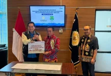 Bupati Kapuas Serahkan Donasi Bencana Sumatera melalui APKASI