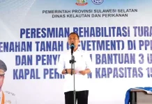 Gubernur Sulsel Serahkan Bantuan dan Resmikan Rehabilitasi PPI Lonrae