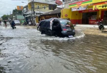 Banjir di Jatimulya Bekasi Lumpuhkan Jalan, Pengendara Cari Jalur Alternatif