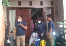 Tim DVI Ambil Sampel Keluarga Korban Deden Maulana