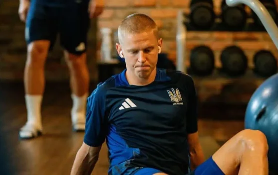 Ajax Capai Kesepakatan Pinjaman Zinchenko Dari Arsenal