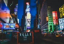 Cara Cerdas Bertahan di Tren Serba Cepat