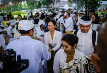 A Religious Tourism of Shiva Festival in Prambanan Temple  