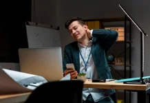 Cara Mengurangi Nyeri Leher Saat Bekerja Lama