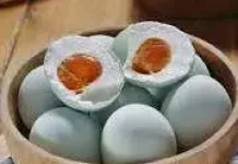Telur Asin, Ini Bahayanya Jika Dikonsumsi Secara Berlebihan 