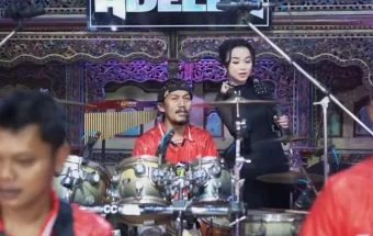 Lirik Lagu "Jangan Tunggu Lama Lama" Dangdut Adella