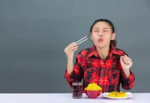 Cara Efektif Mengurangi Rasa Ingin Makan Malam